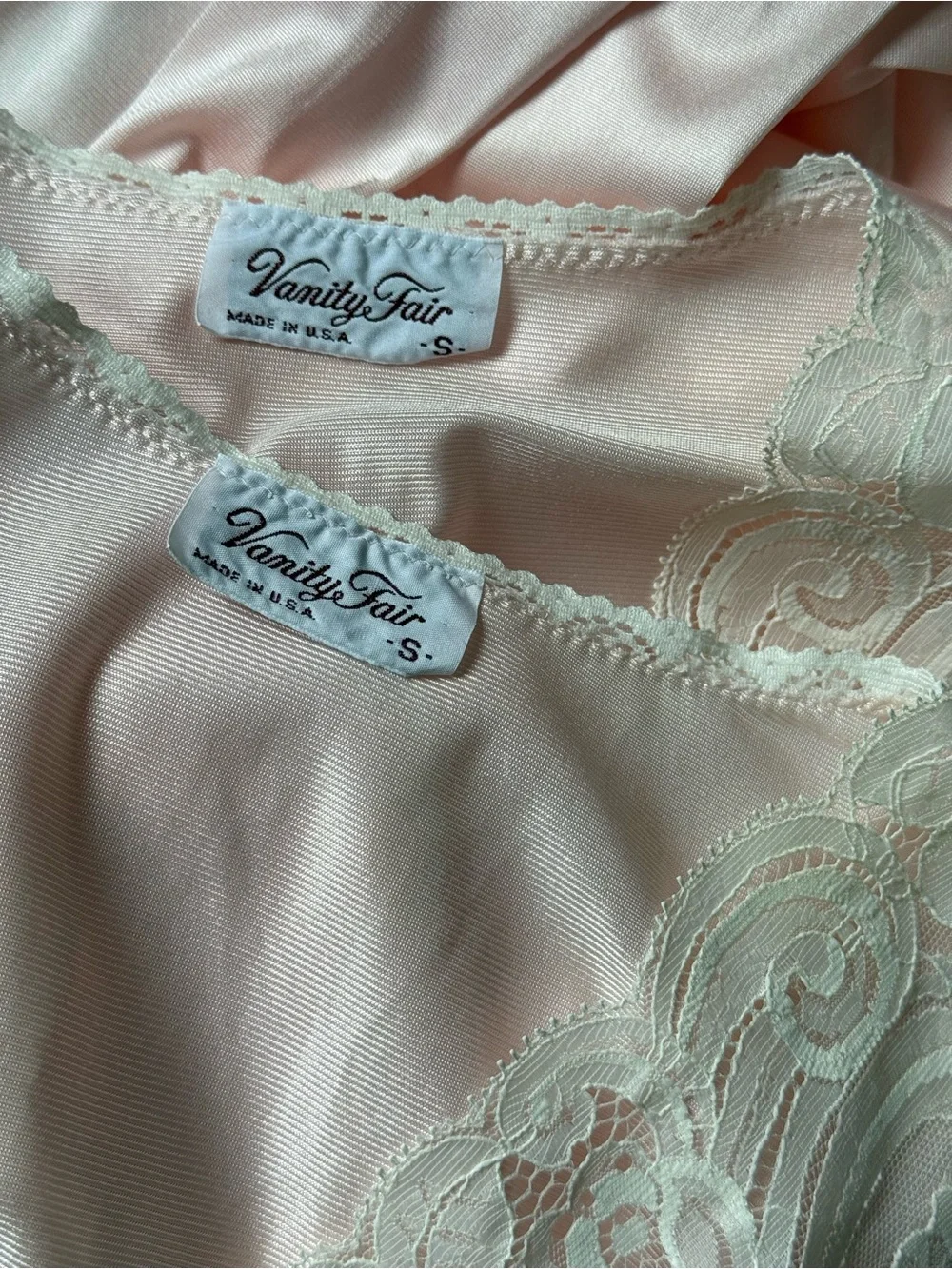 Vintage 70s/80s Coquette Vanity Fair Romantic Lace Adorned Rosette MATCHING SET
